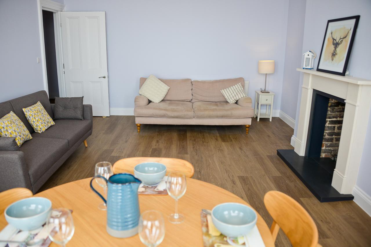 Seaview Apartment เวอร์ทิง ภายนอก รูปภาพ